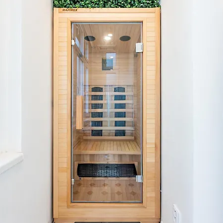 Days - One Bedroom With Sauna And Ac In New Town Апартаменты *