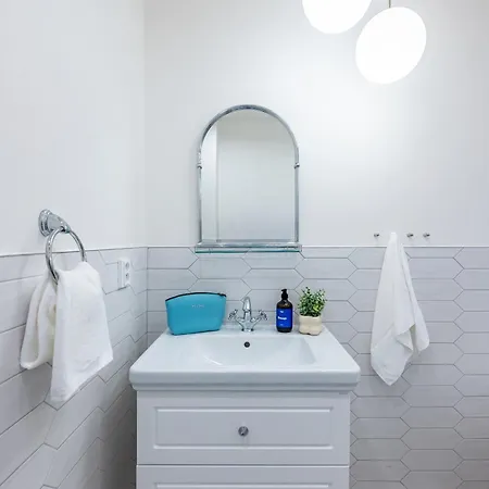 Days - One Bedroom With Sauna And Ac In New Town Апартаменты