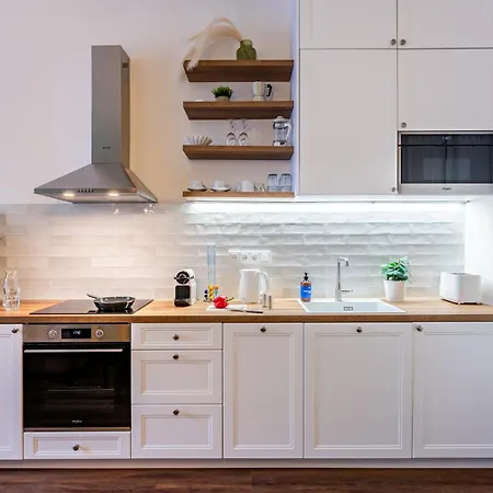 Days - One Bedroom With Sauna And Ac In New Town Апартаменты Прага